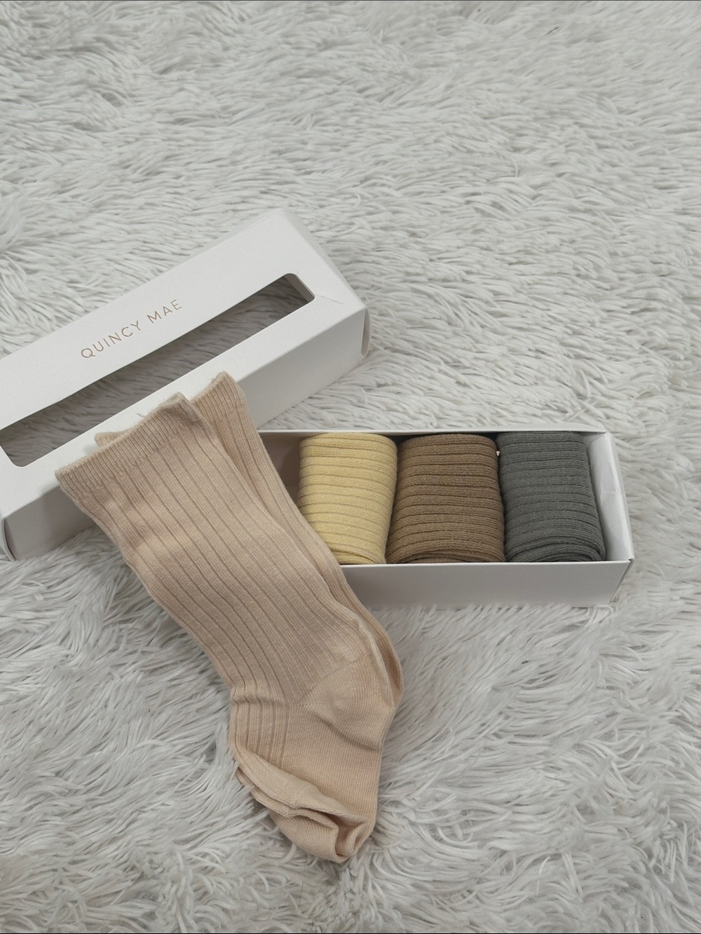 🍓 NWT Quincy Mae Ribbed Socks 4 pack  2/3 yrs